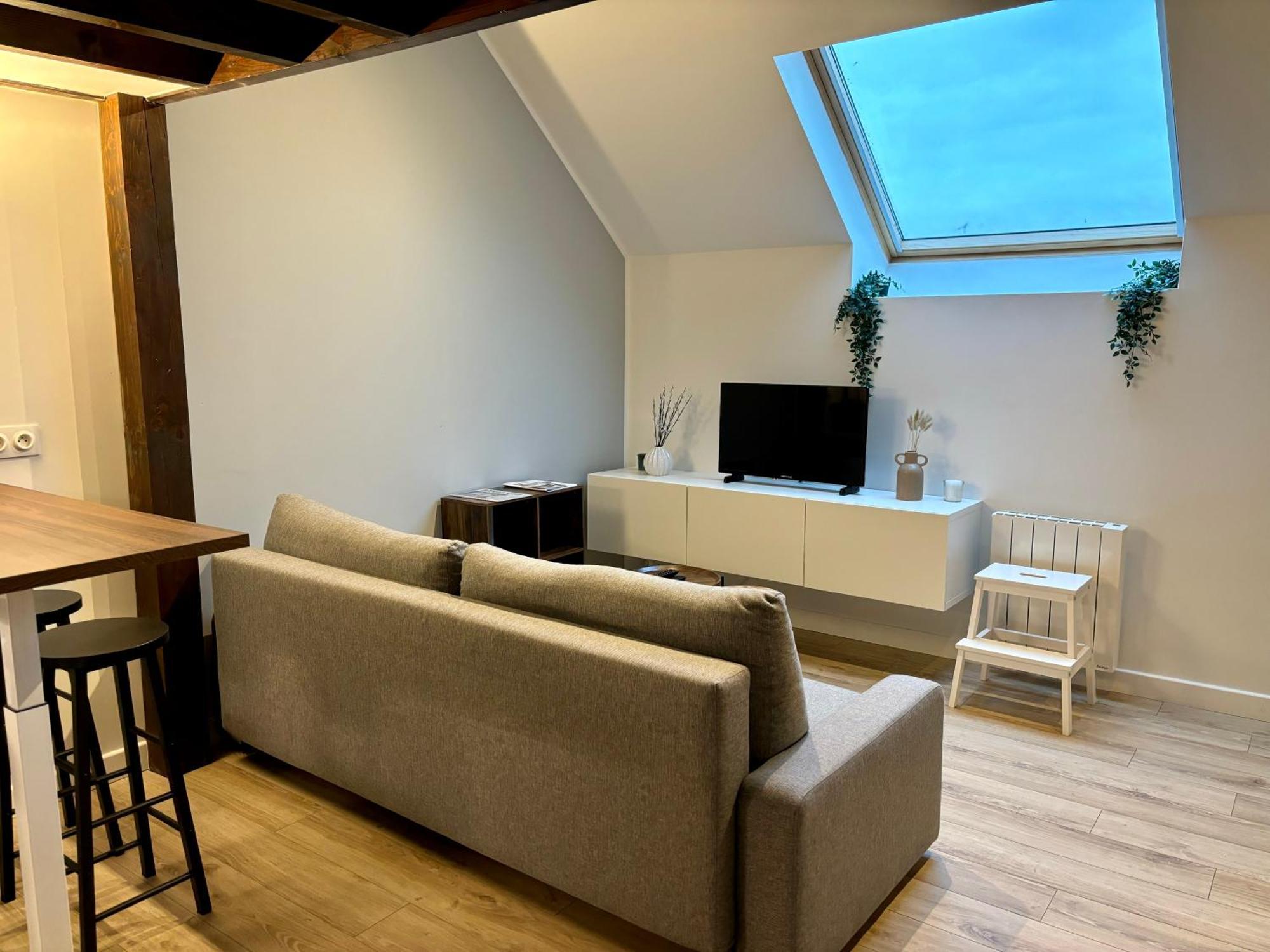Le Petit Jardin, Proche Gare, Hyper Centre Apartment Cambrai Bagian luar foto